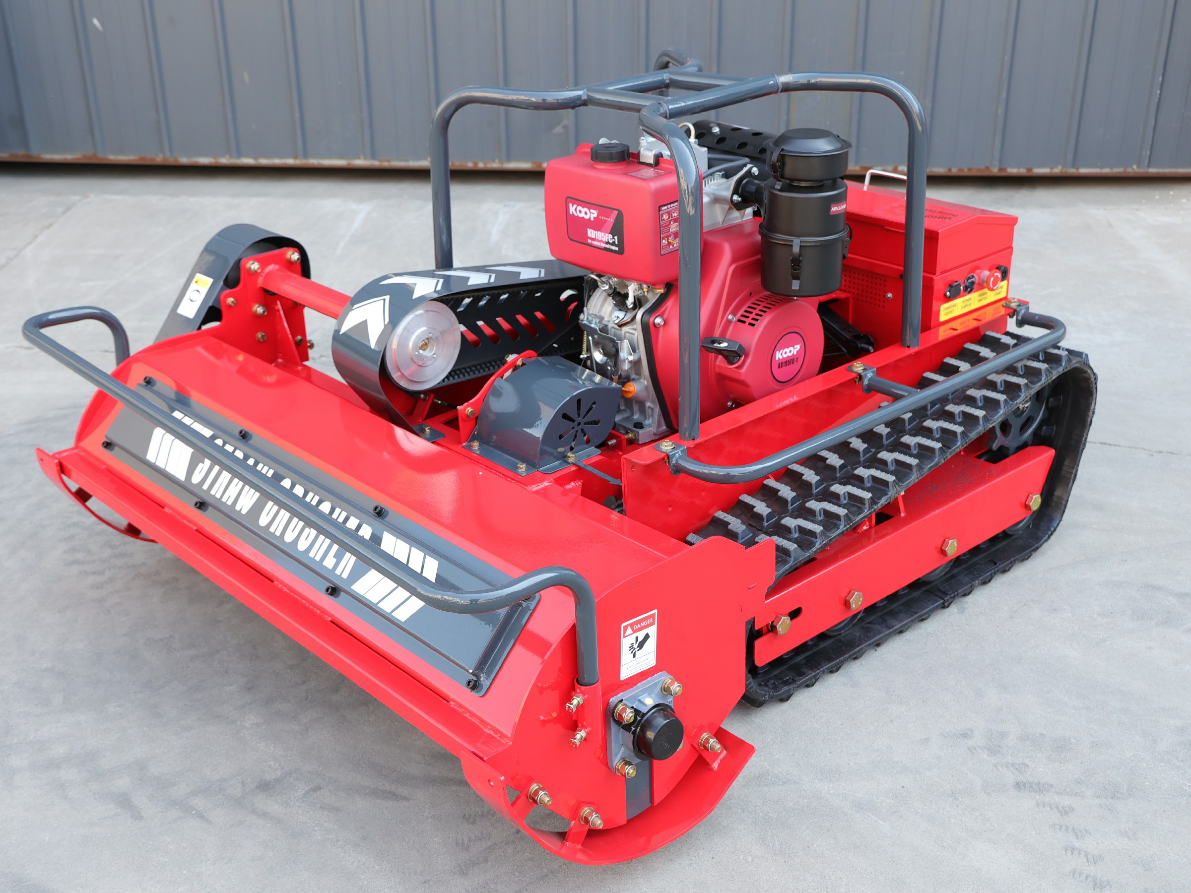 Huayee mower attachment on tracks